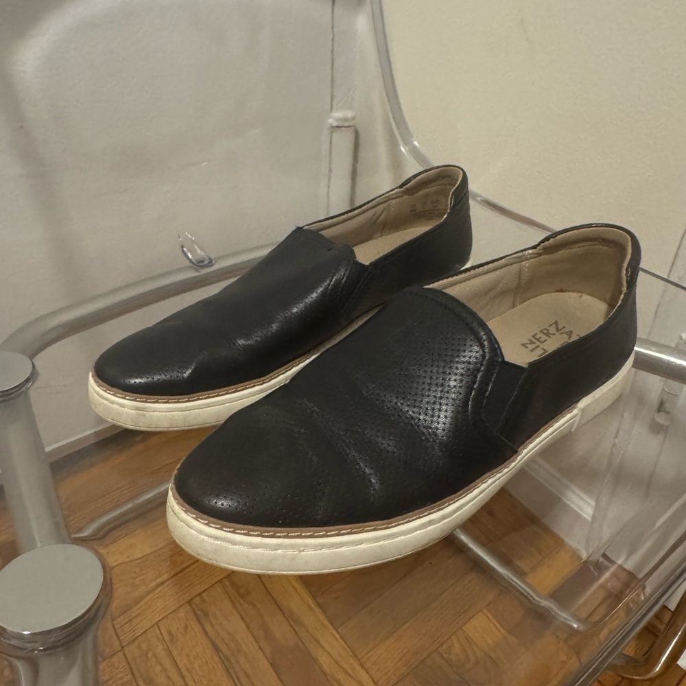 Women’s Black Slip-On Sneakers, 9M